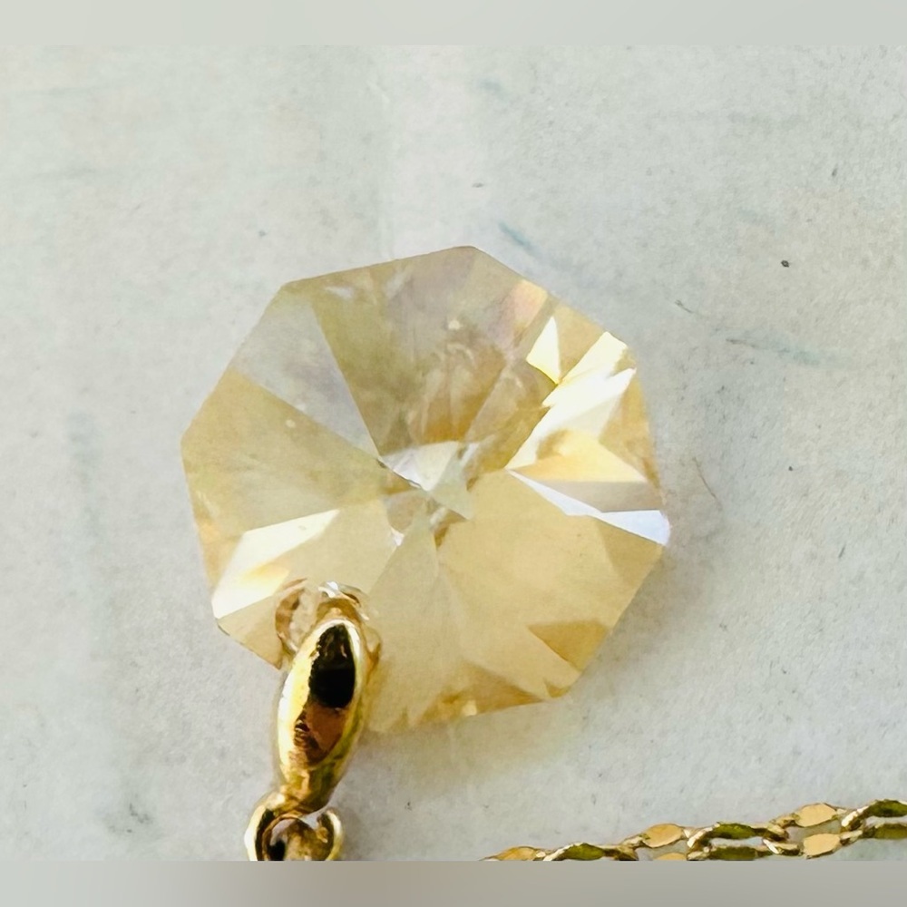 Elegant Gold Tone Necklace with Crystal Pendant Champagne/Light Amber - Picture 5 of 12